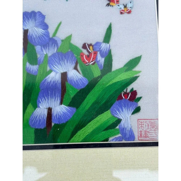 Suzhou Pure Silk Thread Embroidery Butterfly Garden Handmade Art Framed Sz 13x13 - Picture 3 of 10